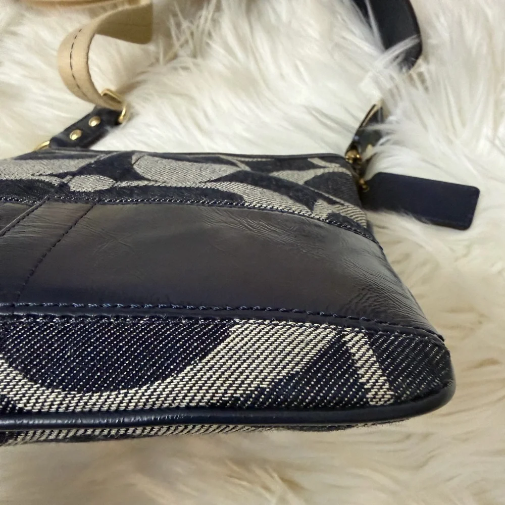 Coach stylish versatile